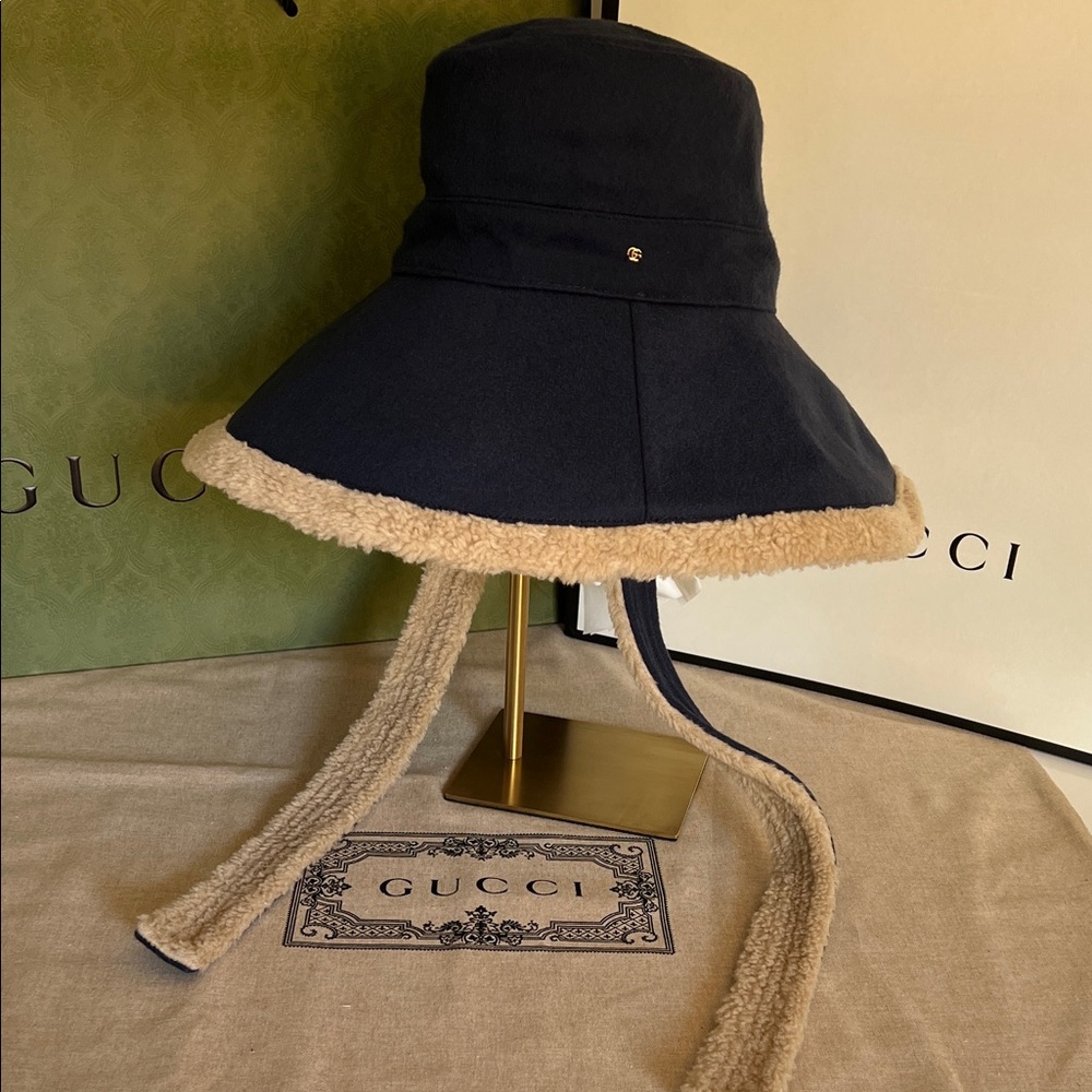Gucci Women's Navy blue and Tan Bucket Hat - Picture 2 of 9